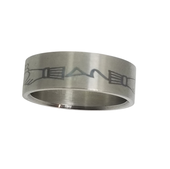 NWOT SILVERTONE STAINLESS STEEL CLADDAGH CELTIC DESIGN BAND SIZE 12 - Picture 3 of 5